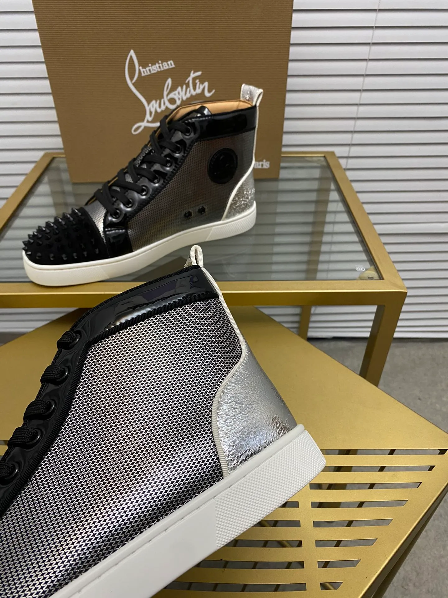 (Customized model) Ex-factory price is 540. christian louboutin (CL red sole shoes) counter series, casual sneakers for couples 📢 📢 📢 Exclusive hot style release 🎈🎈💪 Movable latex feet 👻 Finished outsole line [Proud] 😝Female 35-40# Male 38#-46, global supply😝 [Top version]: Original imported genuine leather upper, top original leather lining, original molded TPU outsole, original 1:1 detail processing, original shoe last,